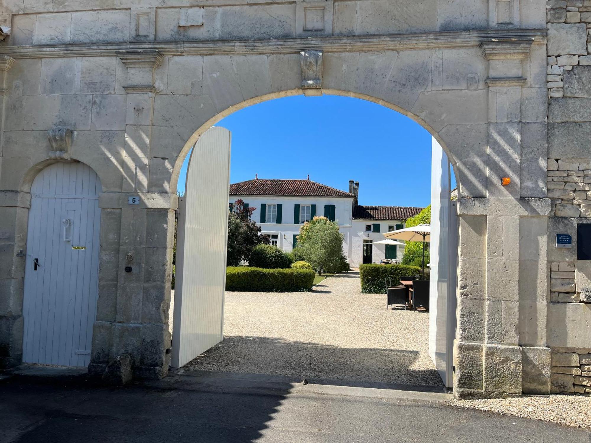 1854 Chassors Villa Luaran gambar